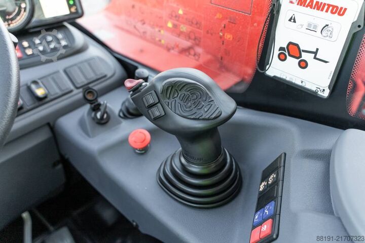 Teleszkópos rakodó Manitou MT 930