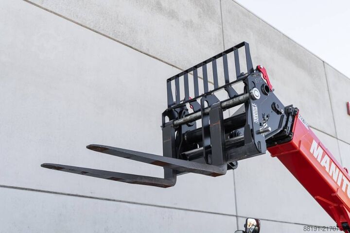 Teleszkópos rakodó Manitou MT 930