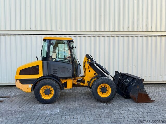 Chargeuse sur pneus JCB 406 / 2018 BJ / 2.320 H / Schaufel + Gabel