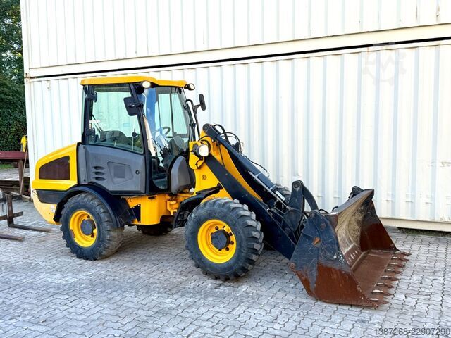 Chargeuse sur pneus JCB 406 / 2018 BJ / 2.320 H / Schaufel + Gabel