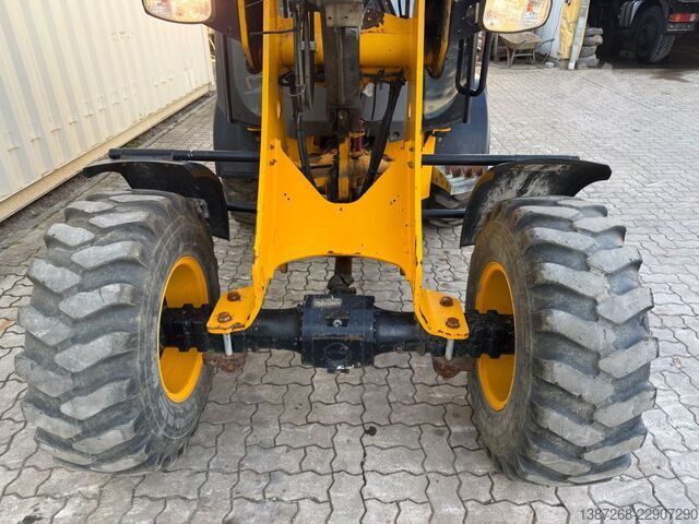 Chargeuse sur pneus JCB 406 / 2018 BJ / 2.320 H / Schaufel + Gabel