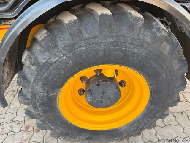 Chargeuse sur pneus JCB 406 / 2018 BJ / 2.320 H / Schaufel + Gabel