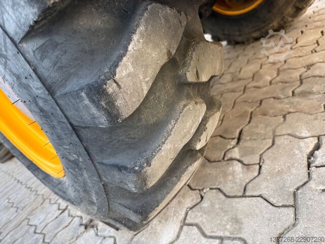 Chargeuse sur pneus JCB 406 / 2018 BJ / 2.320 H / Schaufel + Gabel