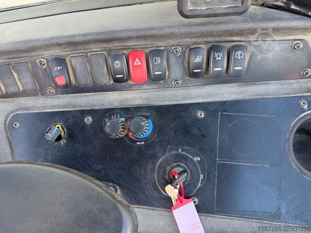 Chargeuse sur pneus JCB 406 / 2018 BJ / 2.320 H / Schaufel + Gabel