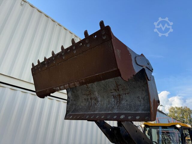 Chargeuse sur pneus JCB 406 / 2018 BJ / 2.320 H / Schaufel + Gabel