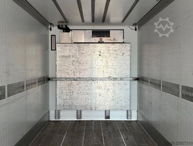 Koeloplegger SCHMITZ CARGOBULL N/A SCB*S3B THERMO KING SLXi SCANDI 270 HOOG BLO