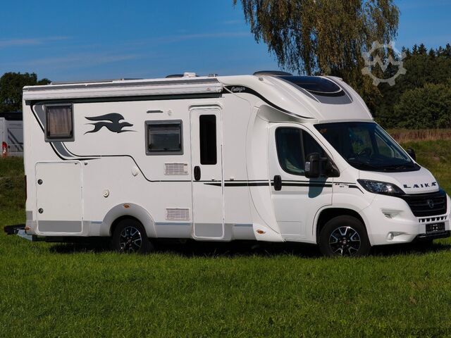 Półzintegrowany kamper LAIKA Ecovip 329, Längsbetten/Hubbett