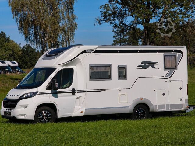 Półzintegrowany kamper LAIKA Ecovip 329, Längsbetten/Hubbett