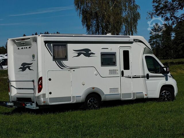Półzintegrowany kamper LAIKA Ecovip 329, Längsbetten/Hubbett