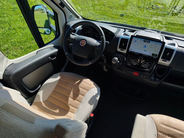 Półzintegrowany kamper LAIKA Ecovip 329, Längsbetten/Hubbett