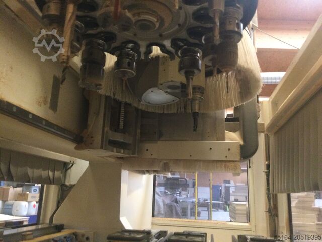 CNC machining center SCM morbidelli M 800