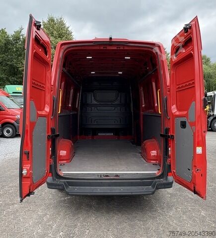 Panelová dodávka Volkswagen Crafter 35 Maxi L4H3 1Hand PDC