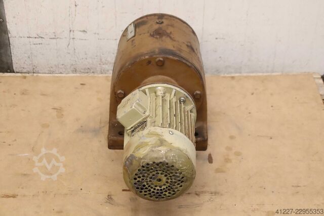 Aandrijfmotor 1,1 kW 8 tpm SEW-Eurodrive ETM R80 LP90  IMB5-90Sx1,1x1500A