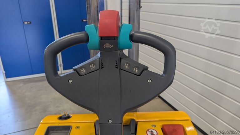 Hoogheffende truck Jungheinrich EMD 115i