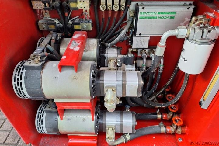 Podnośnik nożycowy Holland Lift Combistar B-165EL25 Electric, 18.5m Working Height