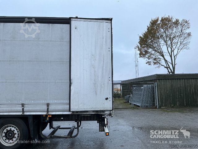 Öppen semitrailer med kapell Schmitz Cargobull Curtainsider Standard Faltwandtür rechts