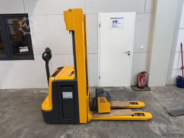 High Lift stacker Jungheinrich EJC 214 Z / 835 Std.
