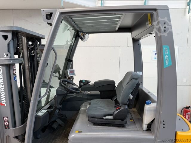 Elektrische vorkheftruck met 4 wielen Jungheinrich EFG 425 K SP / 1702 Std. / Container Version