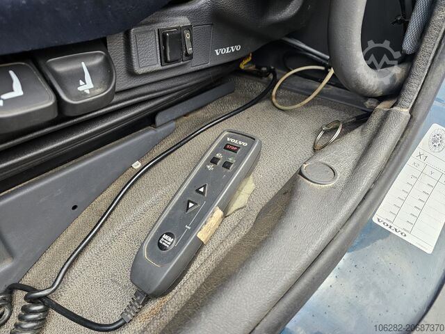 Lastbil med tippflak VOLVO FM-480-37 8x4 Kipper Ad-Blue Lift-Lenk