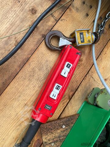 Pillar slewing crane chain hoist articulated arm IBB Stahl 250 Kg