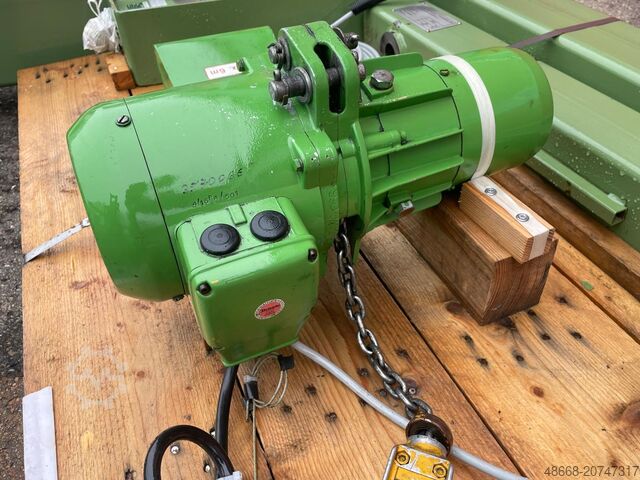 Pillar slewing crane chain hoist articulated arm IBB Stahl 250 Kg