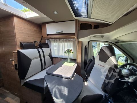 Semi-integrated camper Weinsberg CaraCompact 600 MEG EDITION [PEPPER] *TraumMobil*Gasflaschenauszug*