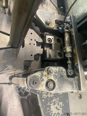 Máquina de acoplamento e de aperto WAFIOS SAM90