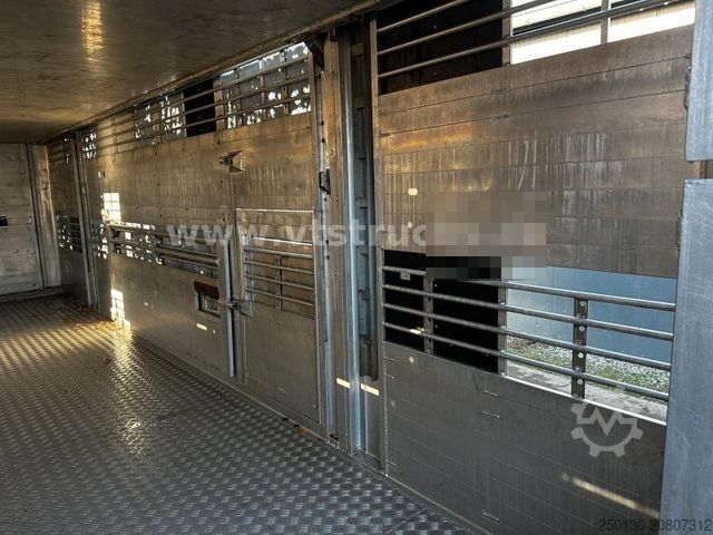 Ló-szállító utánfutó Bannas AT 18/71 3-Stock Viehtransporter