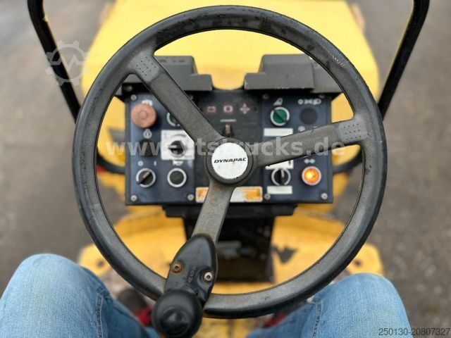 Egyhengerdob henger DYNAPAC CC 142 Tandemwalze