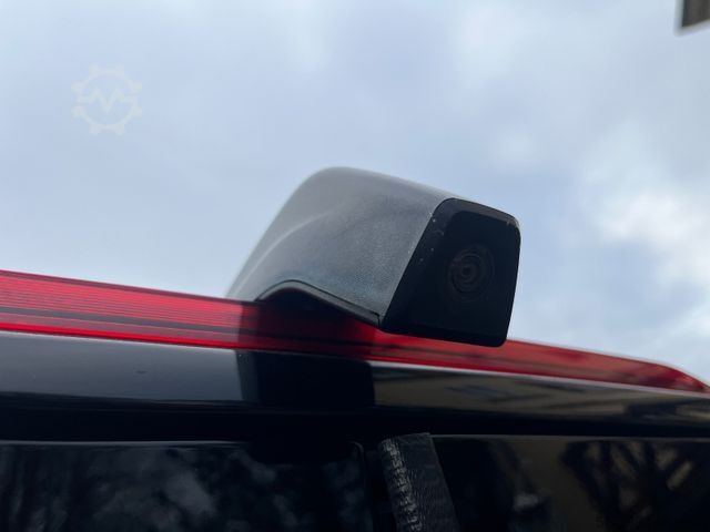 Dobozos furgon VOLKSWAGEN CRAFTER 2,0 TDI 4 MOTION SHZ KLIMA AHK NAVI