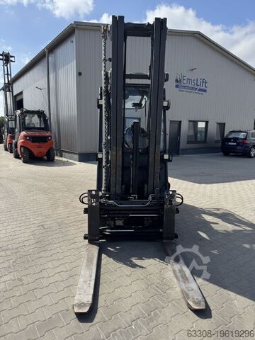 Stivuitor electric cu 4 roți Linde E25HL-02/600