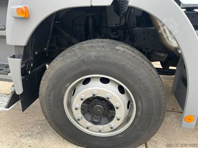 Tanker Mercedes-Benz Axor 3344 6x4 Water Tank Truck