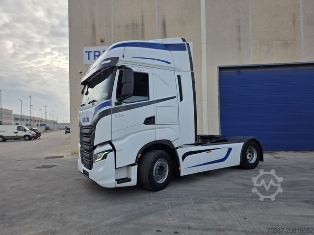 Standaard trekker Iveco 440S51