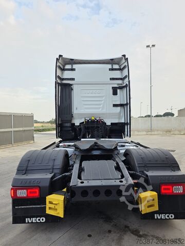 Standaard trekker Iveco 440S51