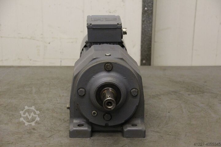 Gearmotor 0,25 kW 7,5 omdr./min SEW-EURODRIVE R63DT71D6BM