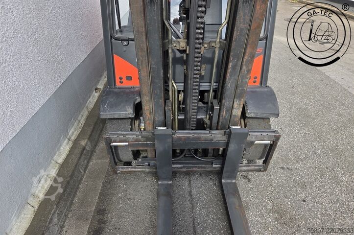 Empilhadeira diesel Linde H25D