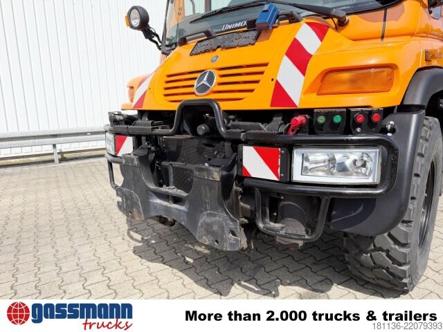 Caminhão para fins especiais Unimog U 300 4x4, Kipper, VarioPilot, Kommunalhydraulik,
