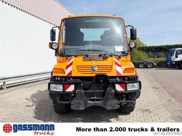 Caminhão para fins especiais Unimog U 300 4x4, Kipper, VarioPilot, Kommunalhydraulik,