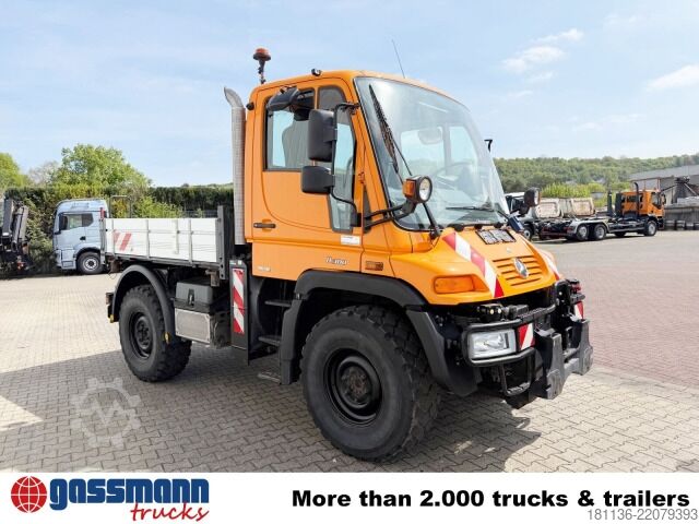 Caminhão para fins especiais Unimog U 300 4x4, Kipper, VarioPilot, Kommunalhydraulik,