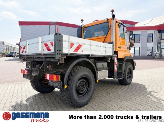 Caminhão para fins especiais Unimog U 300 4x4, Kipper, VarioPilot, Kommunalhydraulik,