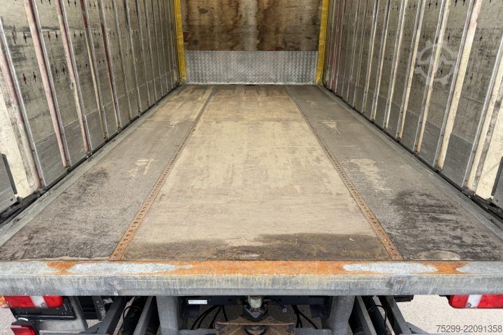 LKW mit Pritsche & Plane Scania P230 LB 4x2 Plane/HB / Swiss-Vehicle