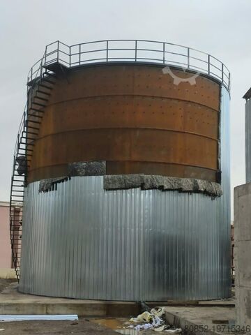 Straßenbaumaschine Polygonmach 1000 tons bitumen storage tanks