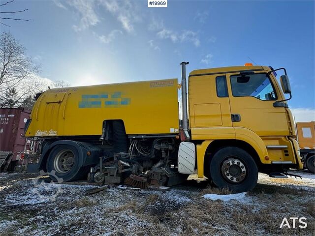 Veegmachine MAN 18.313 Sweeper w/ Bucher Optifant 70 superconstruc