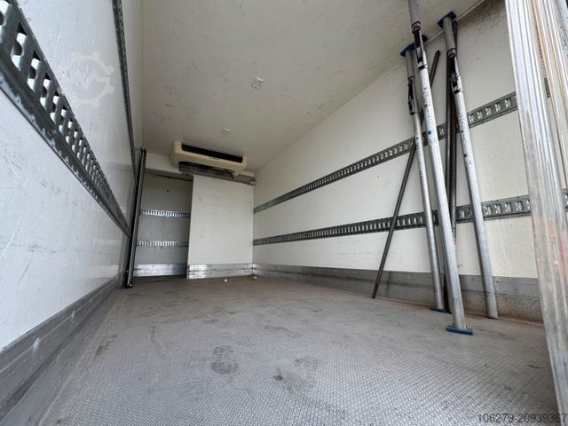 Furgone isotermico frigorifero MERCEDES-BENZ 818 L Atego Kühlwagen