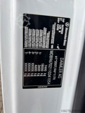 Furgone isotermico frigorifero MERCEDES-BENZ 818 L Atego Kühlwagen