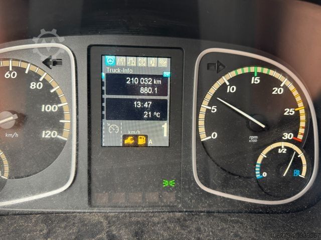 Furgone isotermico frigorifero MERCEDES-BENZ 818 L Atego Kühlwagen