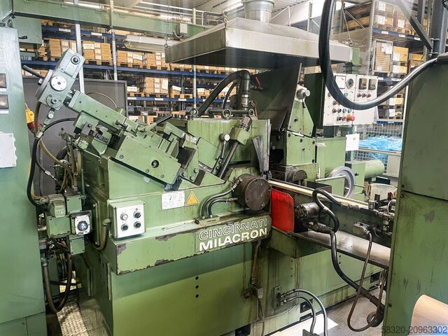 Rectificadora cilíndrica sin centros Cincinnati Milacron 3.300