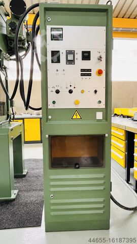 Poinçonneuse automatique BRUDERER BSTA 200