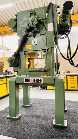 Automatische ponsmachine BRUDERER BSTA 200