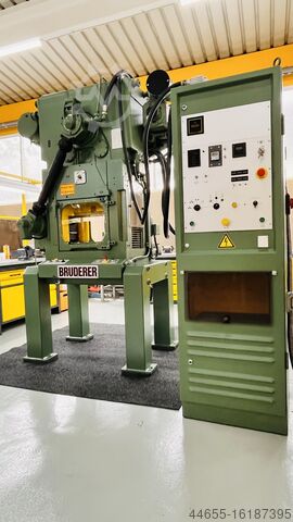 Poinçonneuse automatique BRUDERER BSTA 200